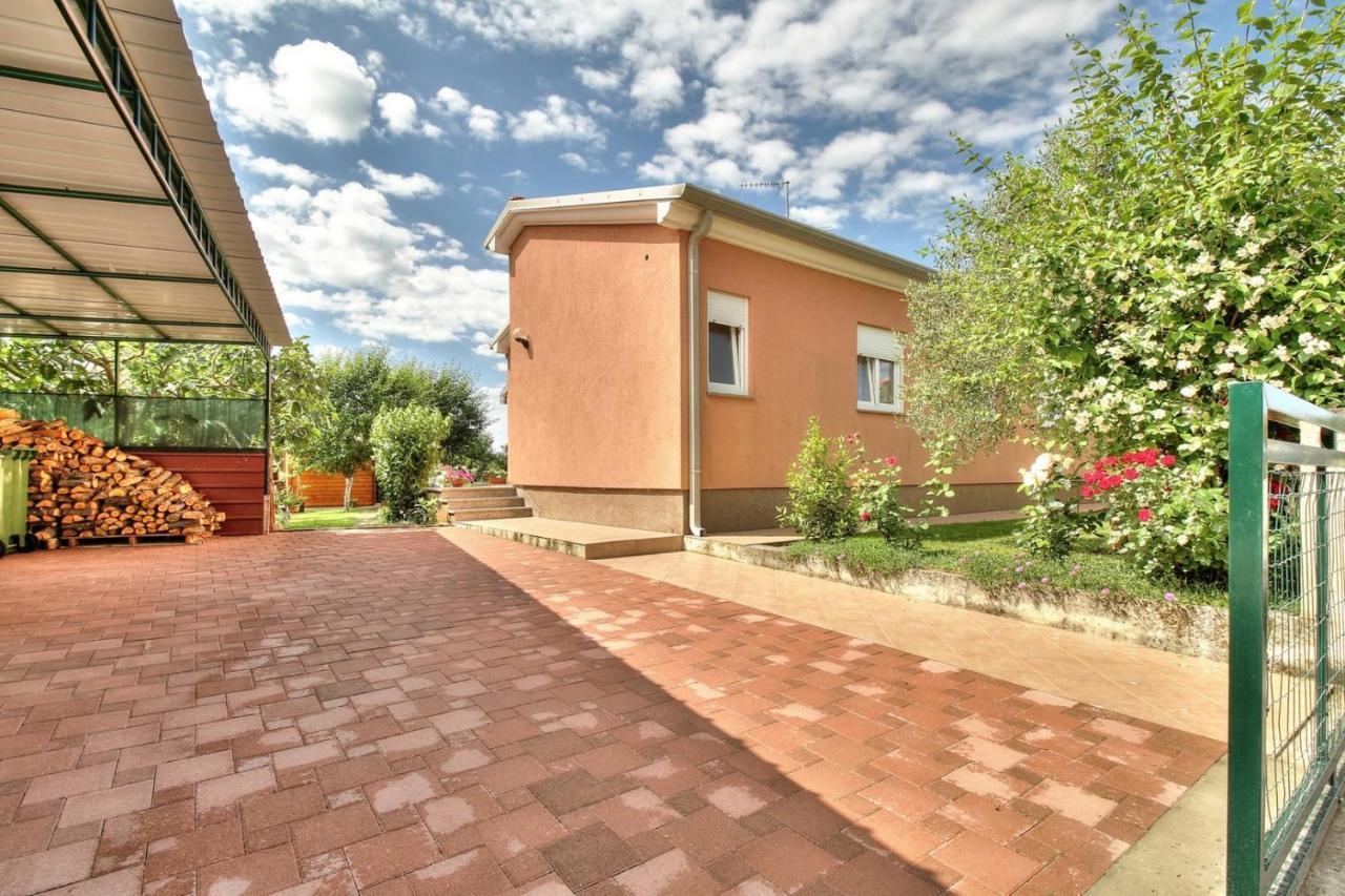 Apartments Begovic Umag Buitenkant foto